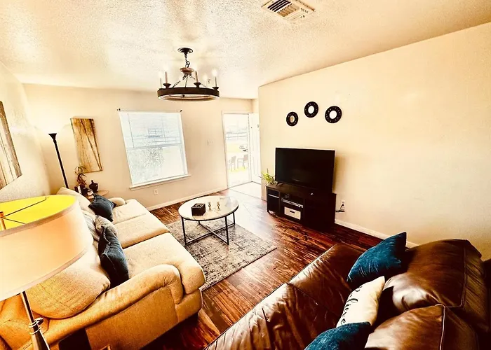 Comfort Townhouse 3 2 Baths Entire Pet Friendly Apartment *