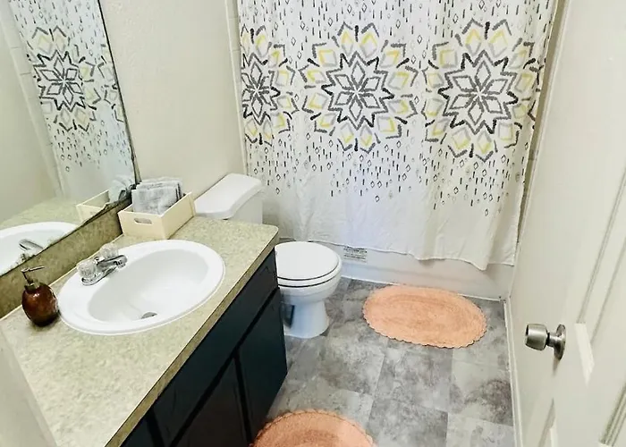Comfort Townhouse 3 2 Baths Entire Pet Friendly Apartment