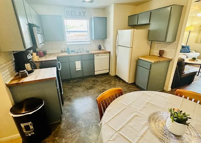Comfort Townhouse 3 2 Baths Entire Pet Friendly