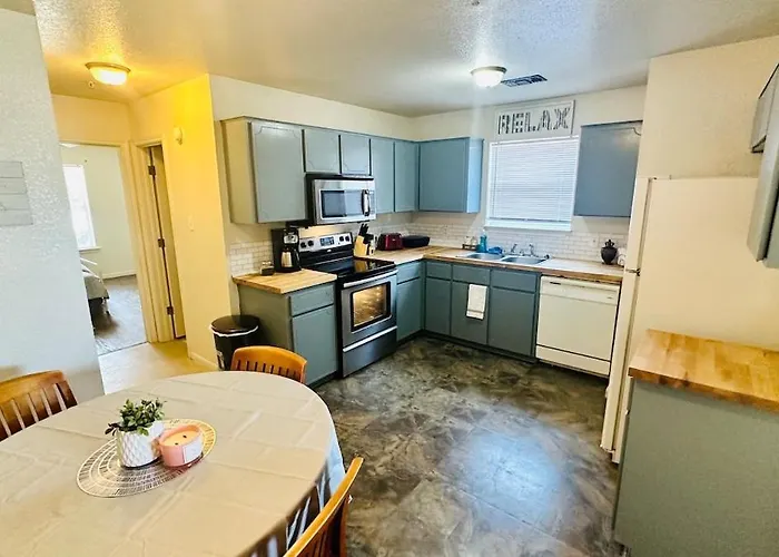 Comfort Townhouse 3 2 Baths Entire Pet Friendly Apartment